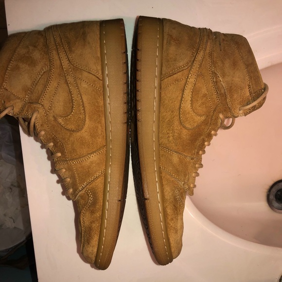 Men’s Nike Air Jordan 1 main image 3